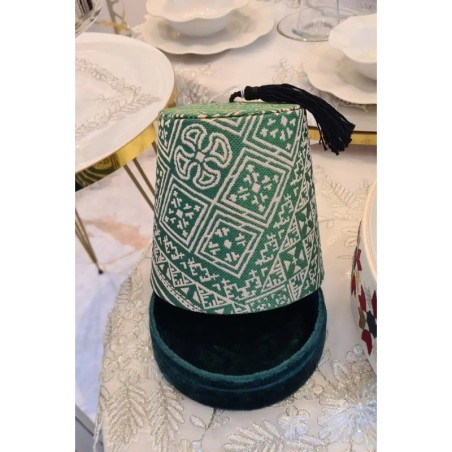 Chapeau marocain en tissu aux motifs orientaux