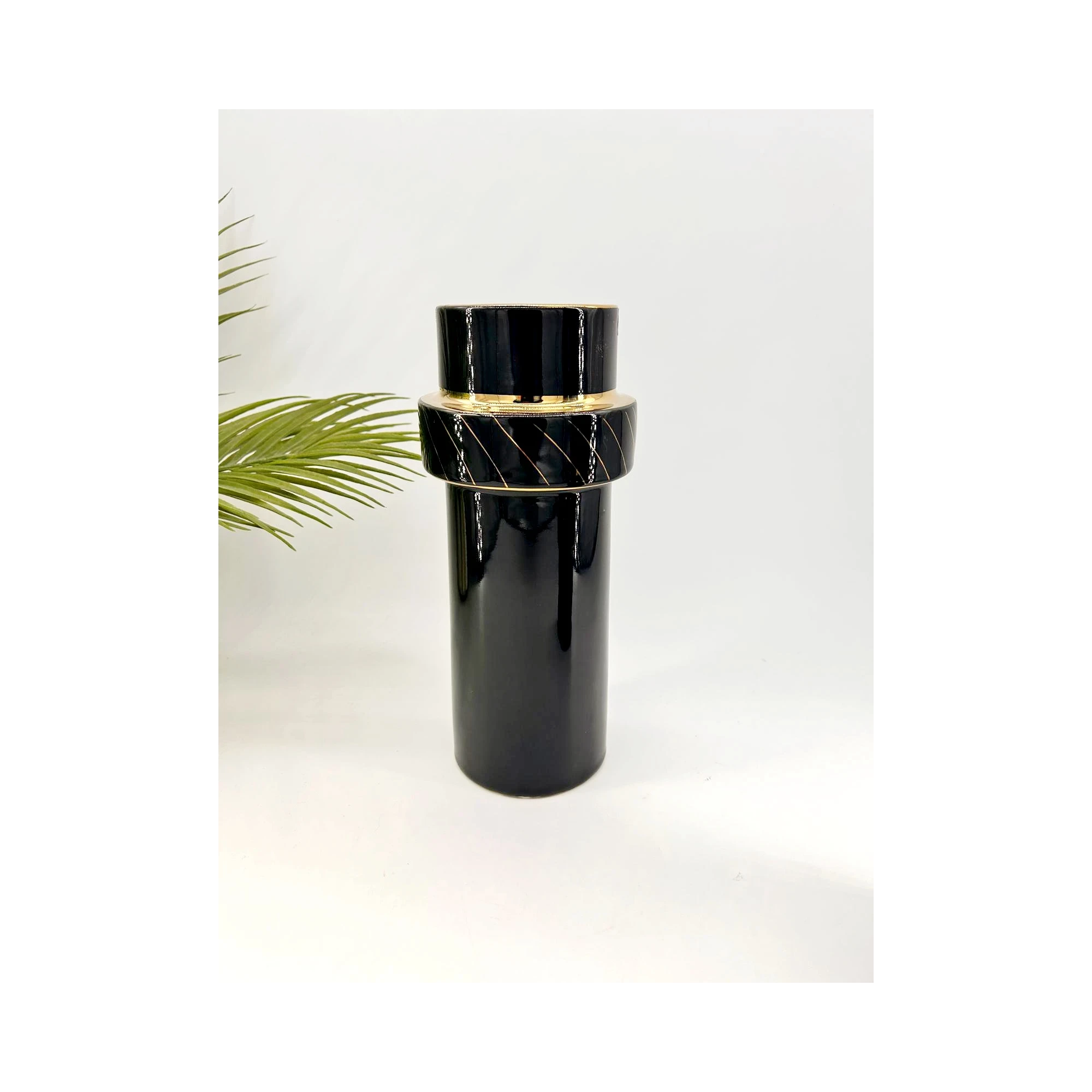 Vase Noir et Doré - Élégance Contemporaine