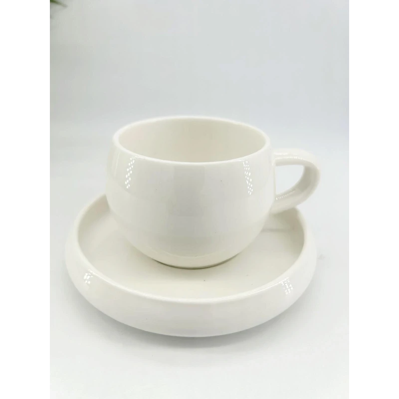 Set de 6 tasses à café avec soucoupes – Porcelaine raffinée