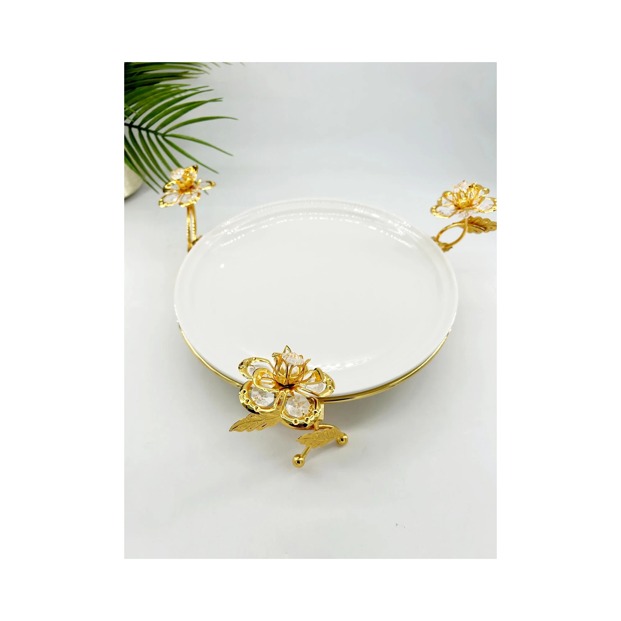 Plat de Présentation Rond en Porcelaine avec Décor Floral Doré