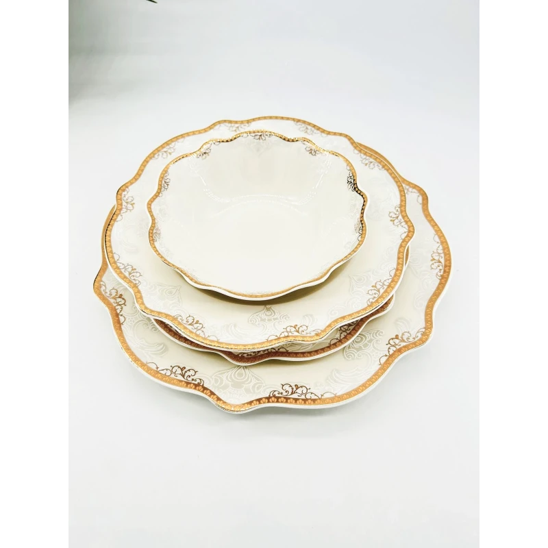 Service de Table en Porcelaine – Motifs en Relief & Bordures Dorées