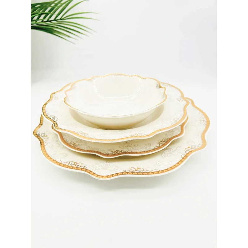Service de Table en Porcelaine – Motifs en Relief & Bordures Dorées