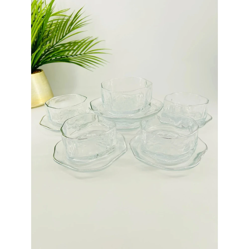 Élégance Argentée – Ensemble de Bols et Assiettes en Verre