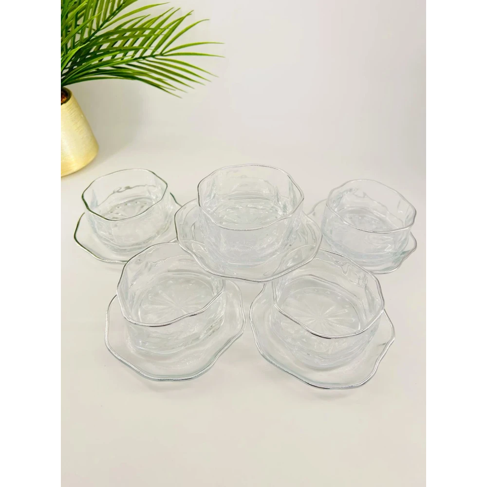 Élégance Argentée – Ensemble de Bols et Assiettes en Verre