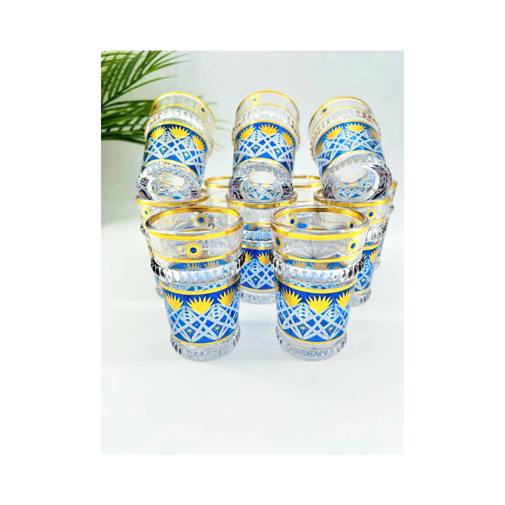 Ensemble de 12 verres à thé décorés – Motifs dorés et colorés (9 x 5,5 cm)
