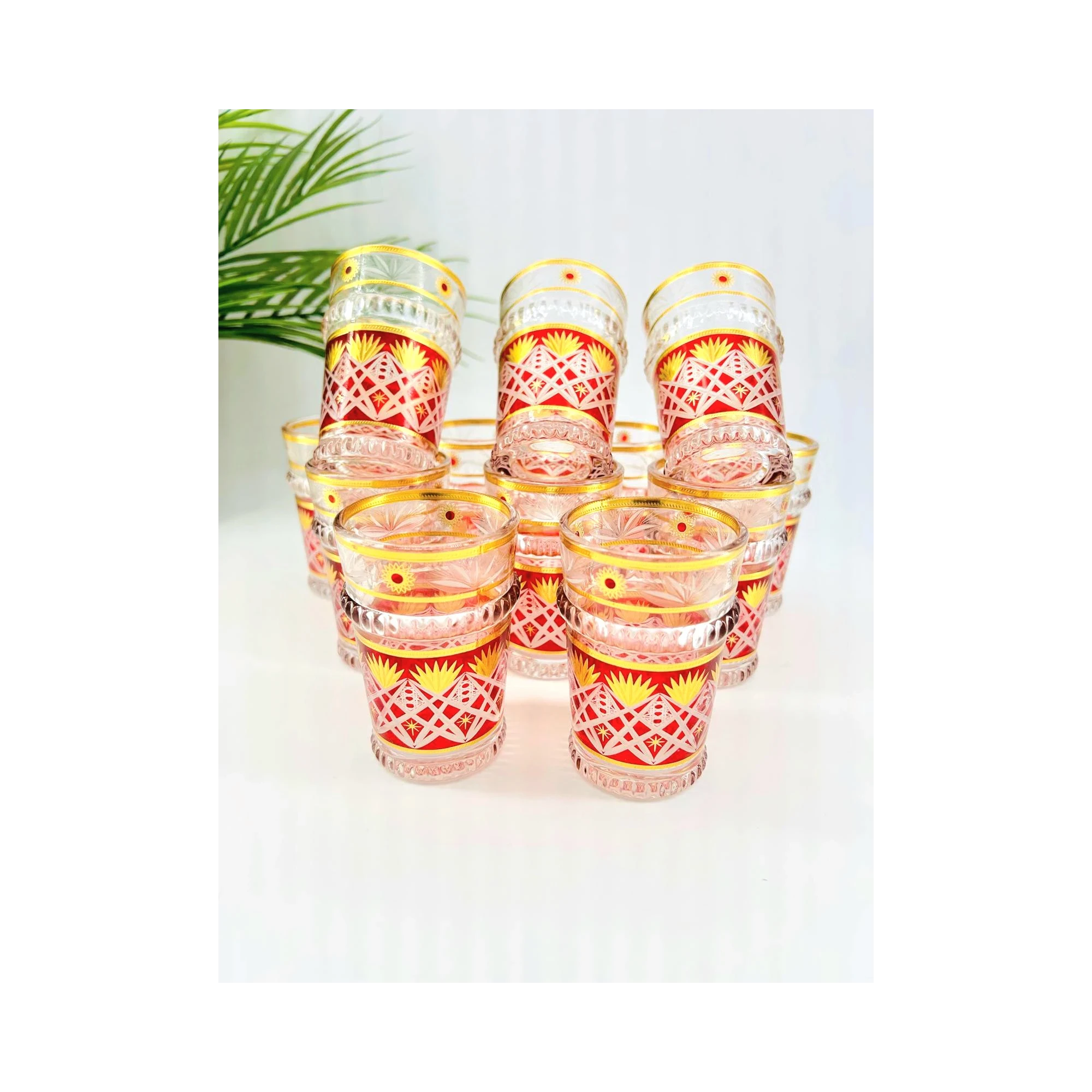 Ensemble de 12 verres à thé rouges et dorés – Style oriental raffiné (9 x 5,5 cm)