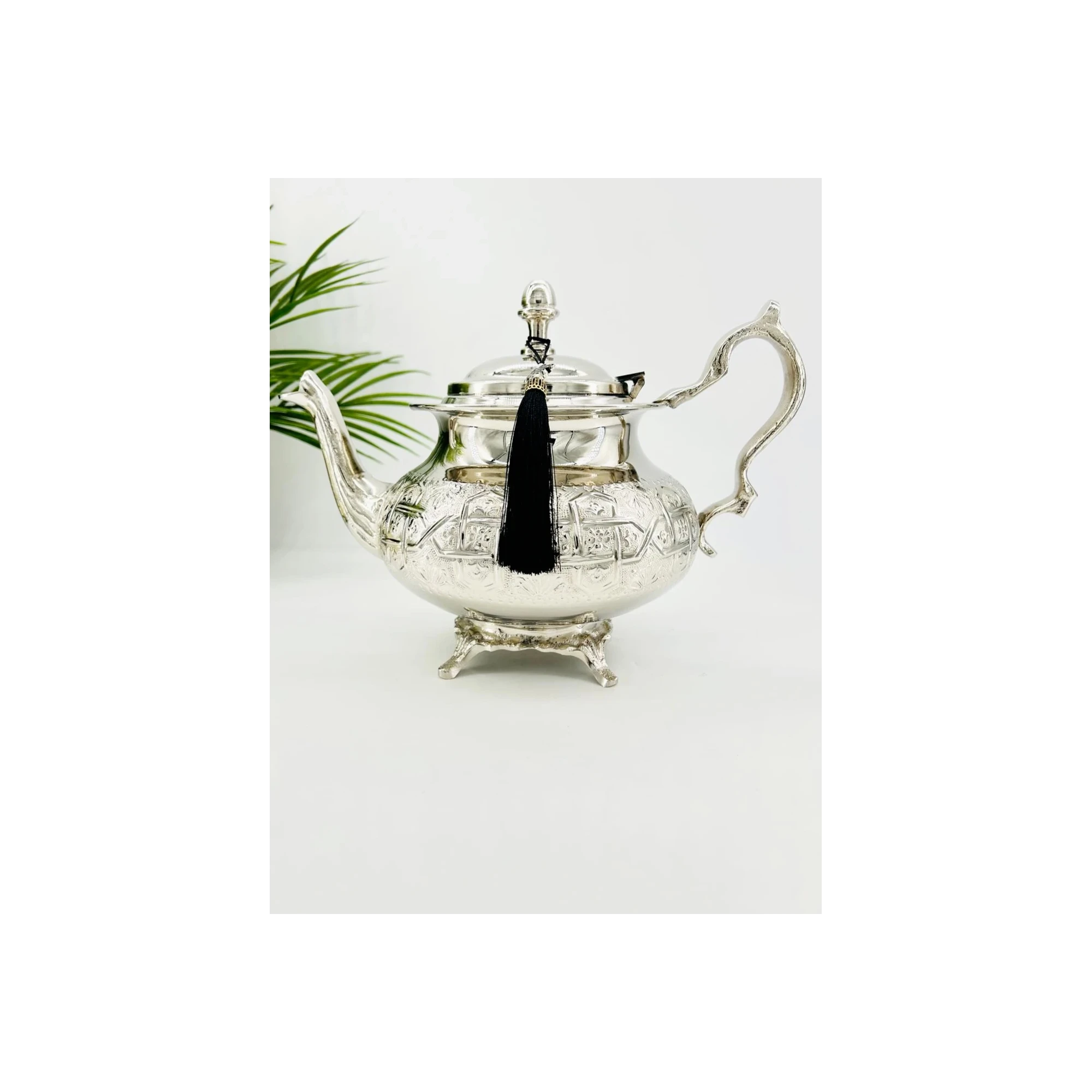 Théière artisanale en cuivre nickelé – Manchester Royal - 20 cm