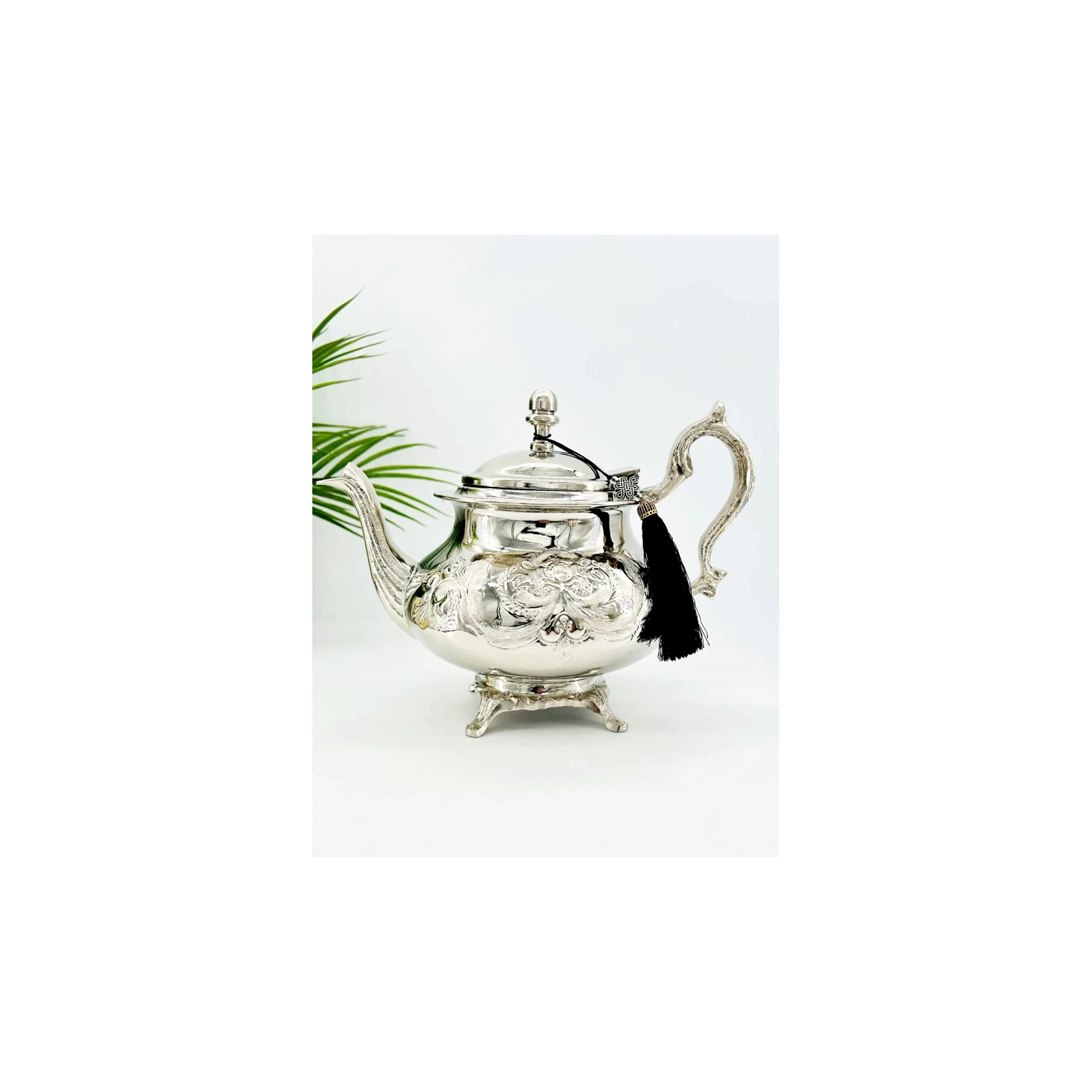 Théière artisanale en cuivre nickelé – Manchester Royal - 20 cm