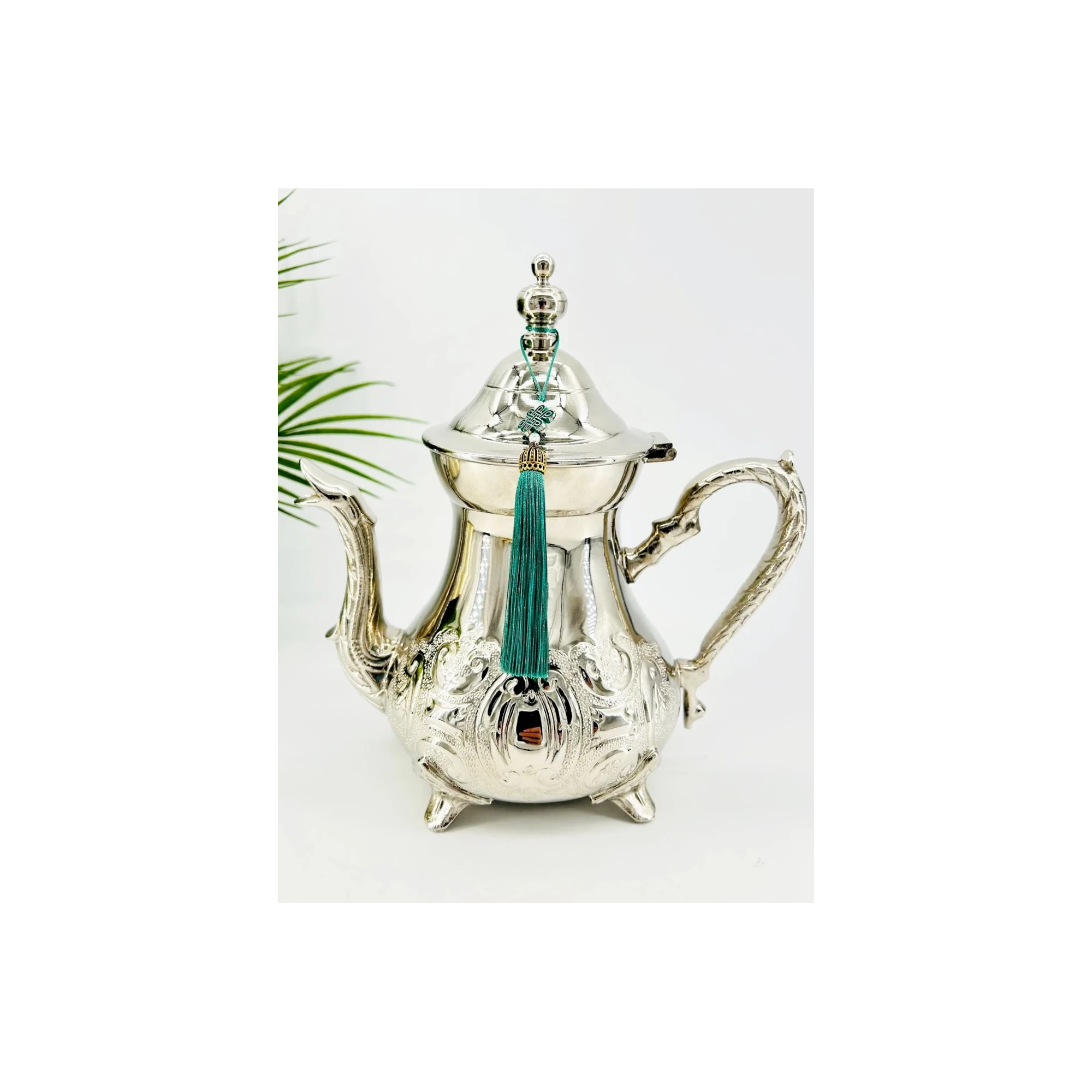 Théière artisanale en cuivre nickelé – Royal Fès - 24 cm