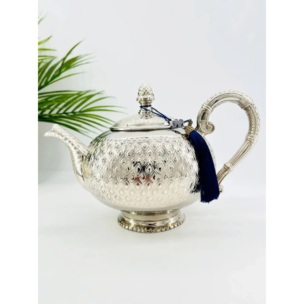 Théière artisanale en cuivre nickelé – Royal Fès - 18 cm