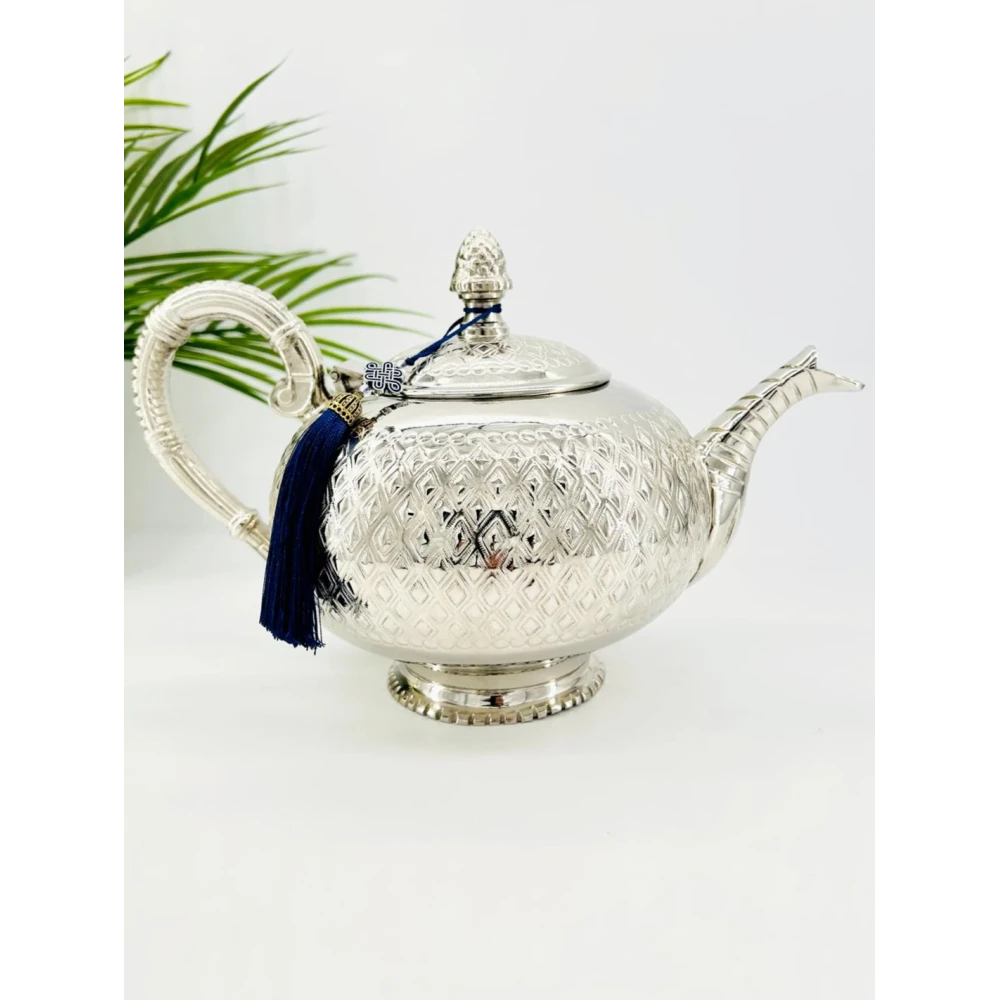 Théière artisanale en cuivre nickelé – Royal Fès - 18 cm