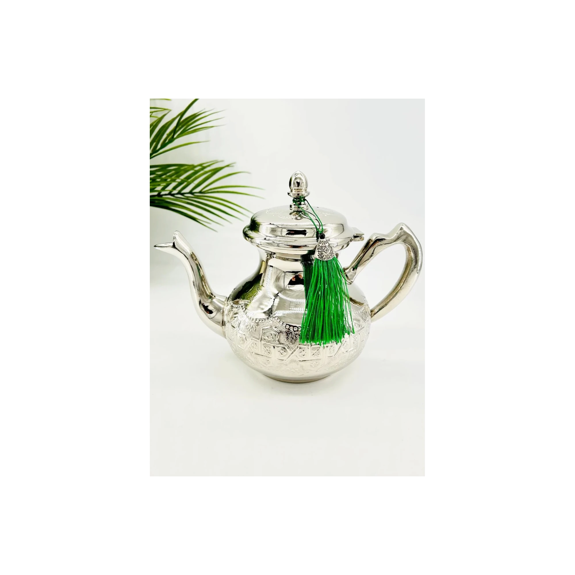 Théière artisanale en cuivre nickelé – Manchester Royal - 20 cm