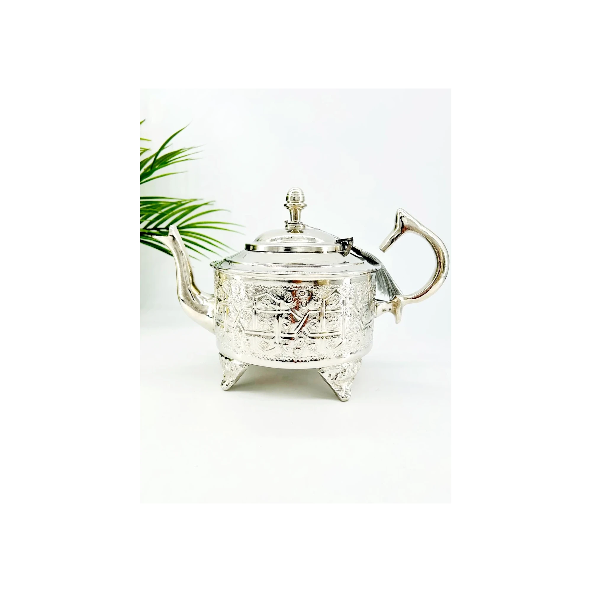 Théière artisanale en cuivre nickelé – Manchester Royal - 19 cm