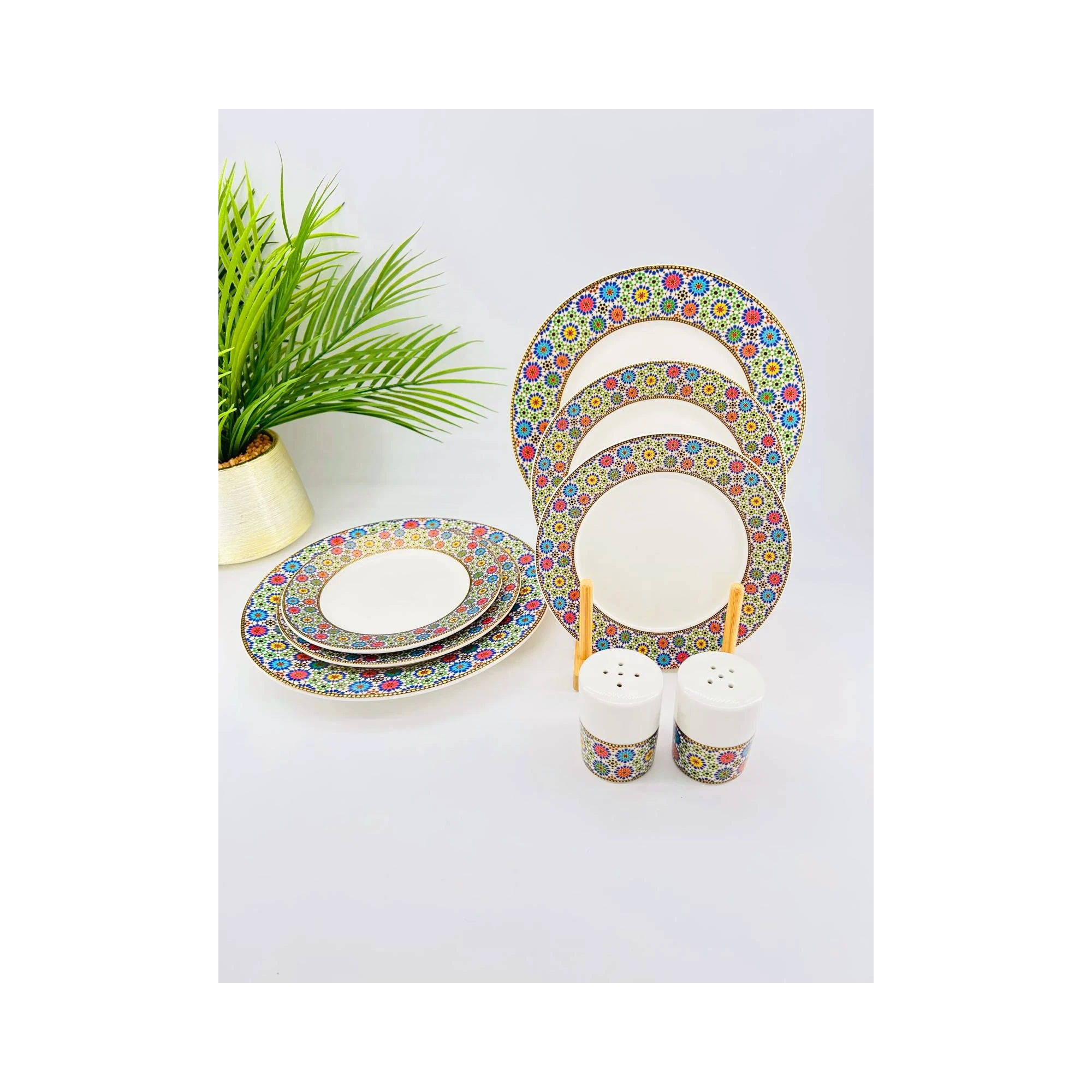 Service de table Arabesque – 18 pièces en porcelaine