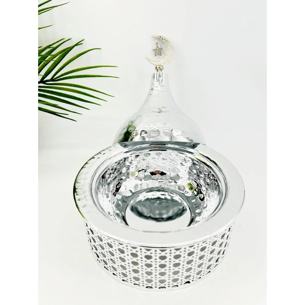 Tajine de présentation en métal ajouré argenté – couvercle amovible