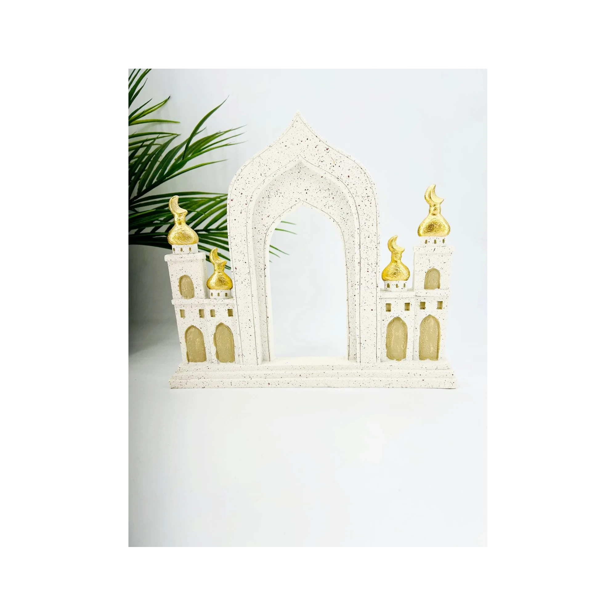 Objet décoratif oriental – Arche et minarets blanc et or
