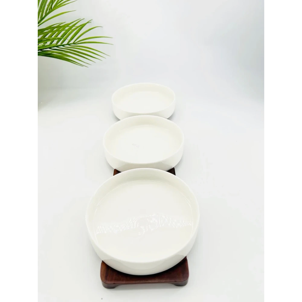 Plateau de service en bois d’acacia avec 3 assiettes en porcelaine