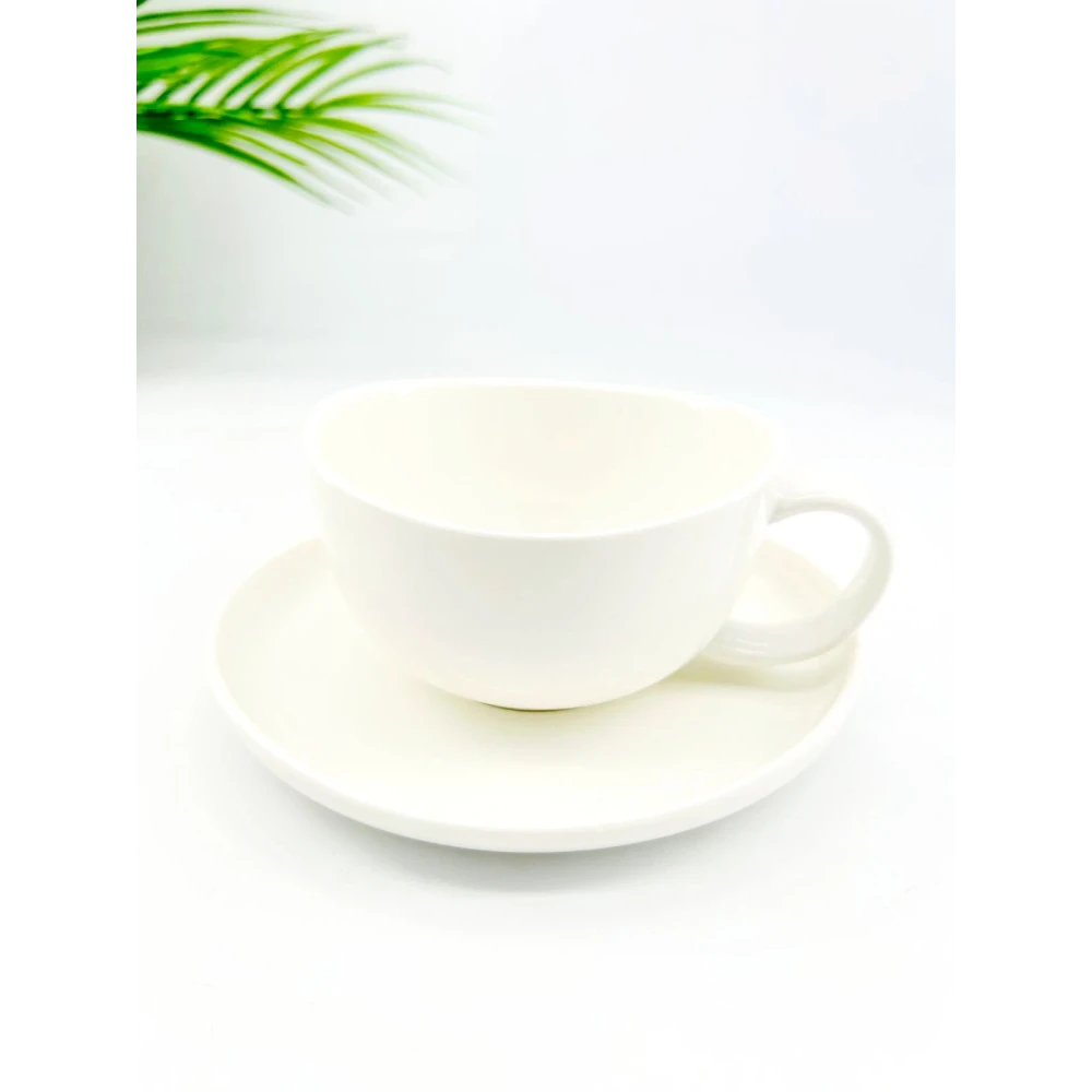 Set de 6 tasses et sous-tasses en porcelaine blanche