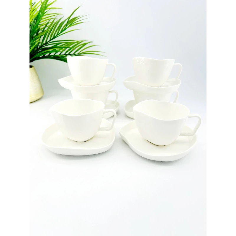 Service de 6 tasses et sous-tasses au design ondulé en porcelaine blanche