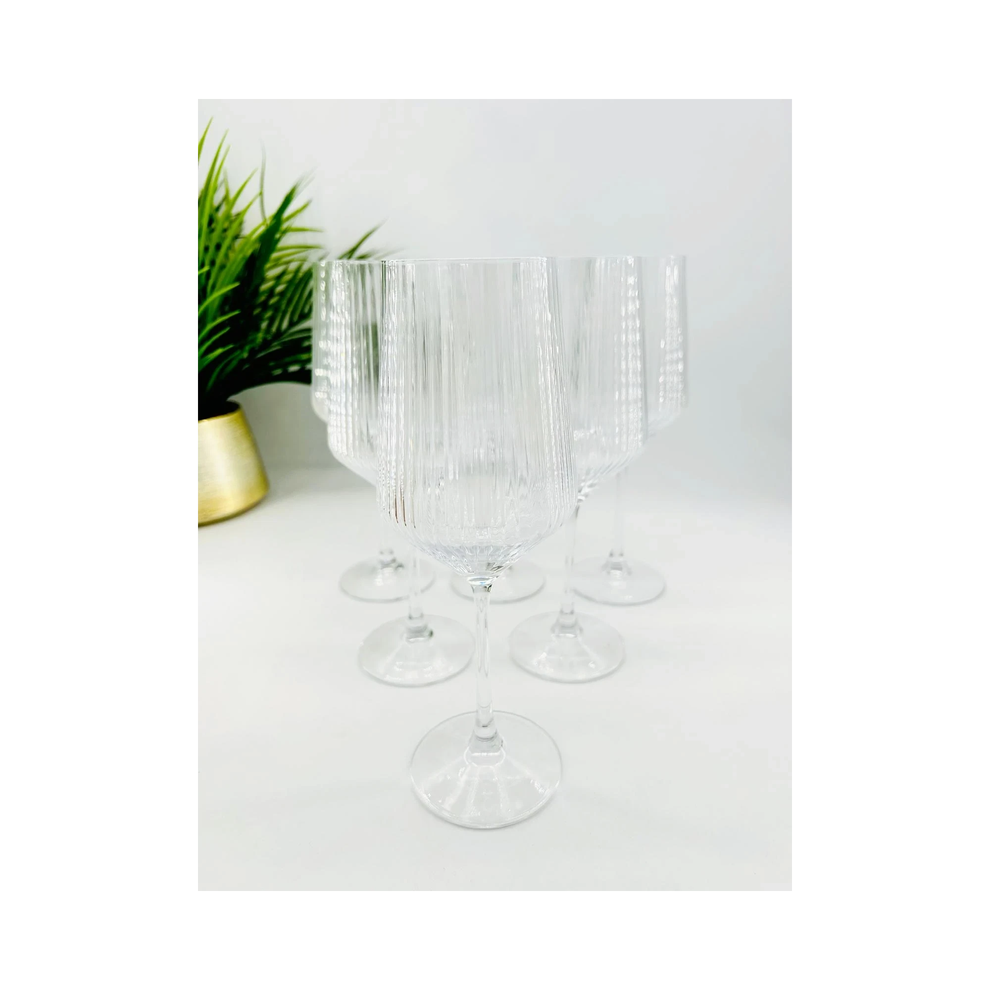 Ensemble de 6 verres sur pied en verre strié