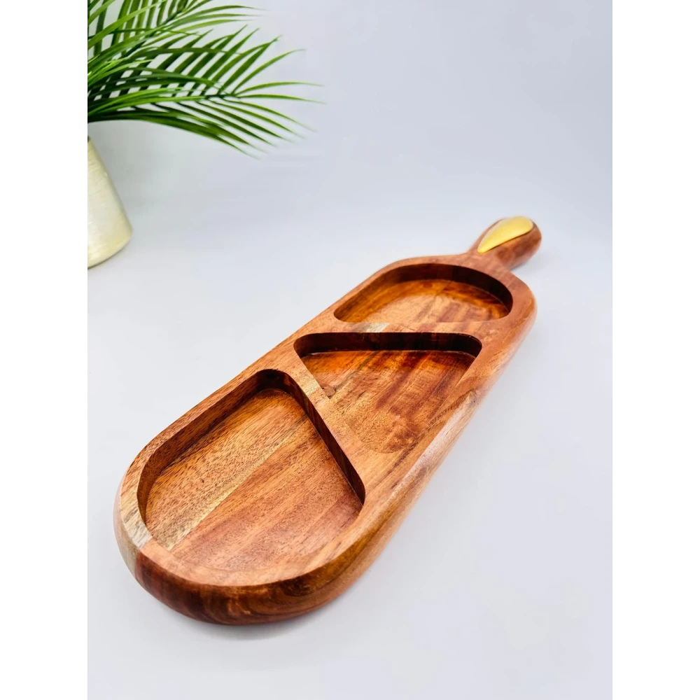 Plateau apéritif acacia compartiments poignée dorée | TBK