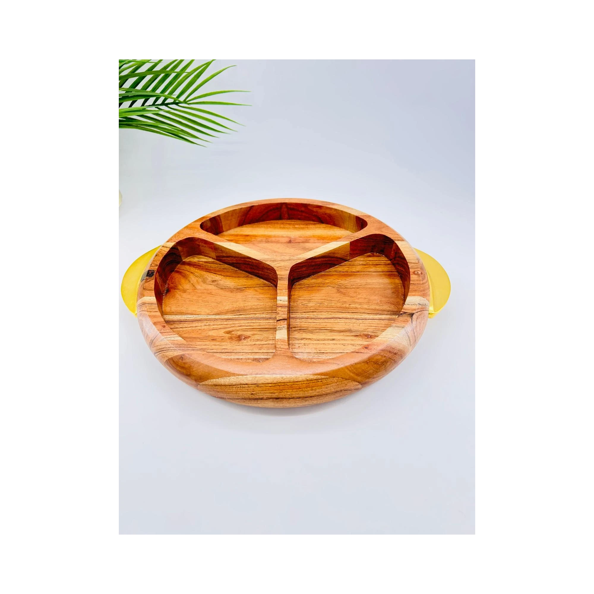 Plateau apéritif rond acacia 3 compartiments anses dorées