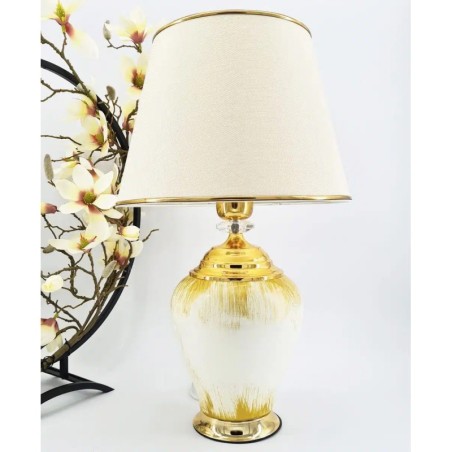 Très belle lampe à poser effet patiné